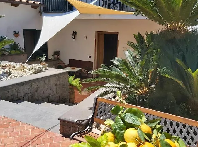 לינה וארוחת בוקר Soso 4*